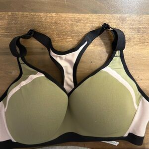 Victoria’s Secret Underwire Sports Bra